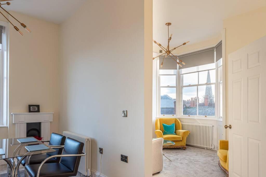 Luxury Apartment Rowntree House Across From The Shambles ヨーク エクステリア 写真