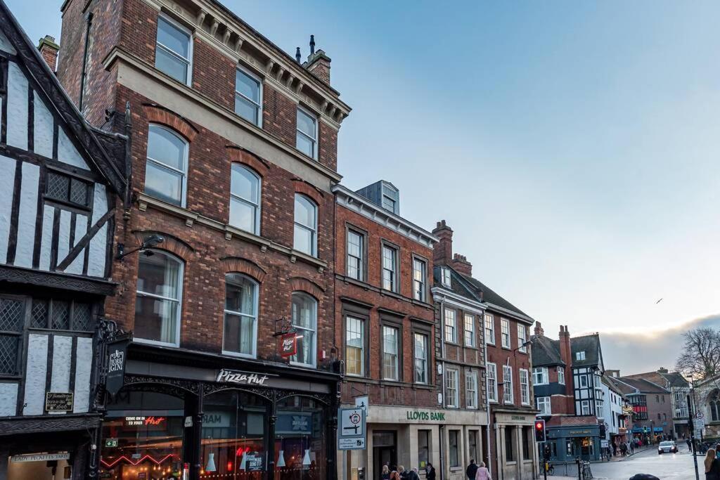 Luxury Apartment Rowntree House Across From The Shambles ヨーク エクステリア 写真